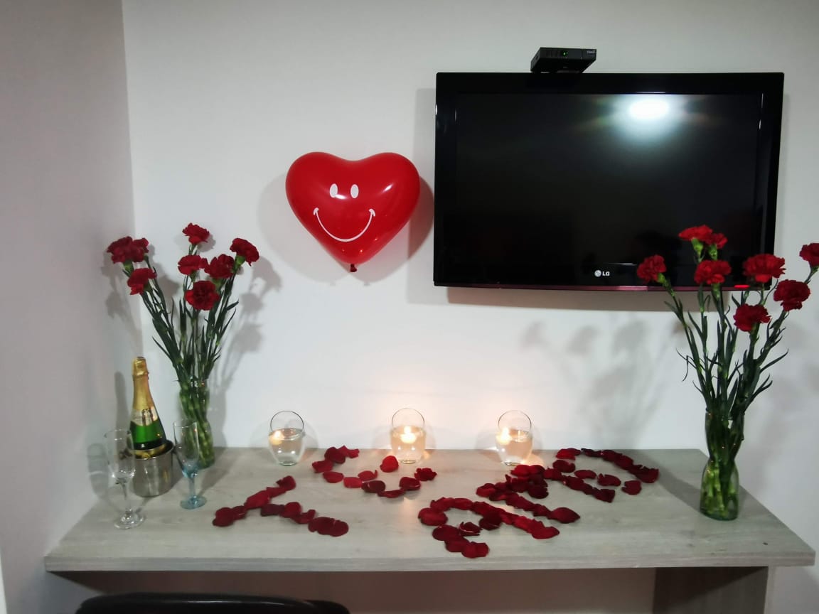 Habitación con iluminación natural — Hotel Radel Superior