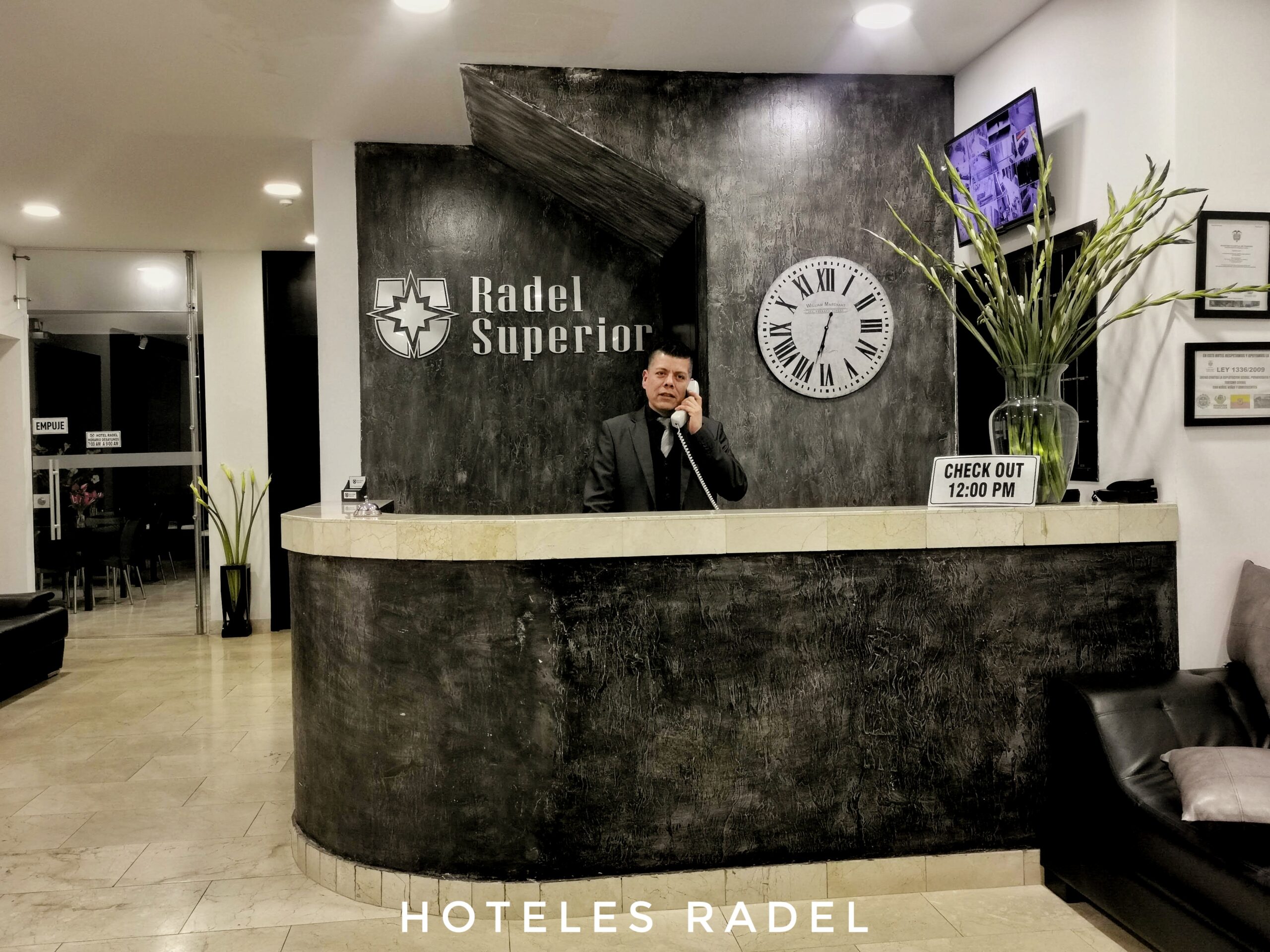 Habitación con escritorio — Hotel Radel Superior